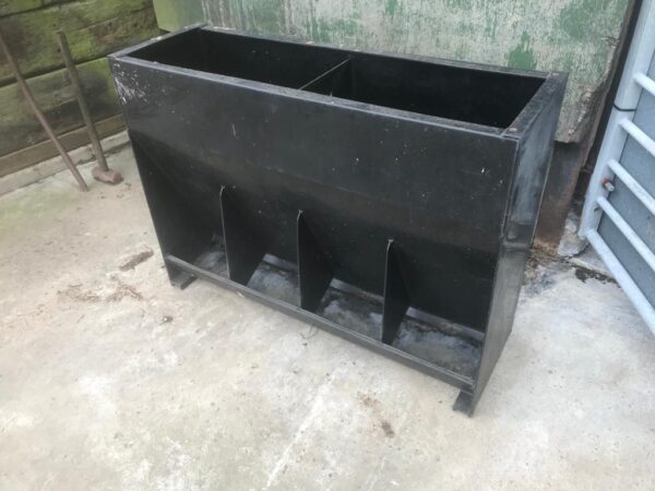 Feed hoppers