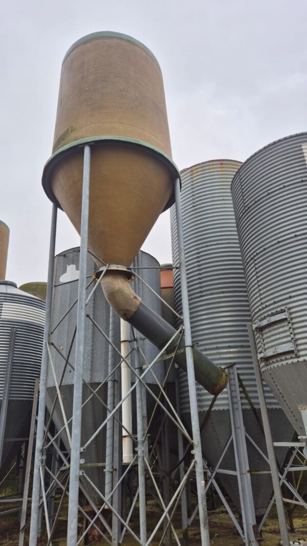 6 tonne side discharge silo